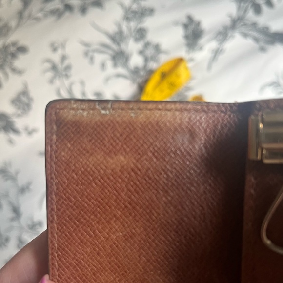 Louis Vuitton 4 Ring Key Holder - Picture 10 of 10